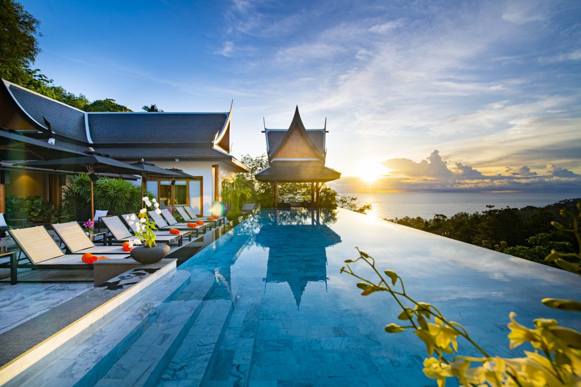 Phu Prana - Outstanding 10-Bedroom Pool Villa overlooking Surin Bay